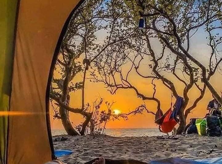 Baththalangunduwa Beach Camping